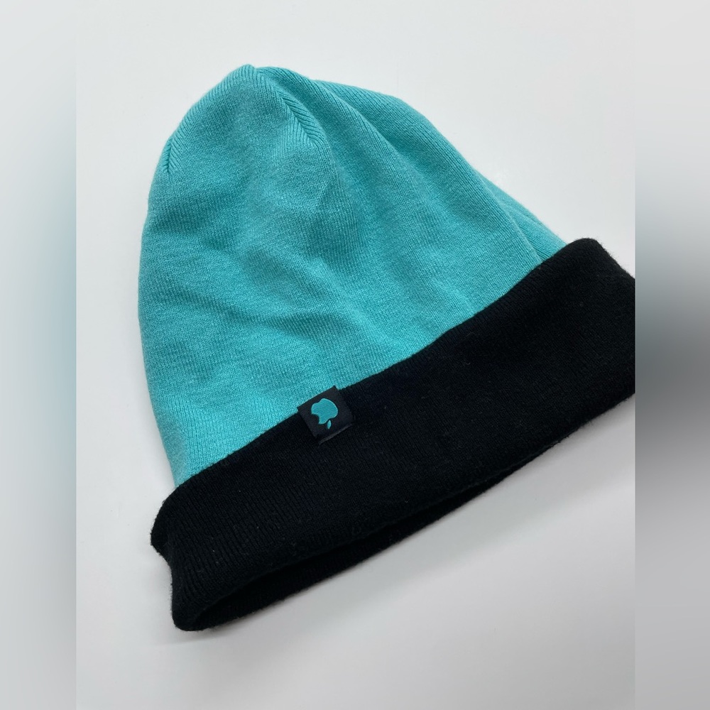 Reversible authentic apple tuque hat